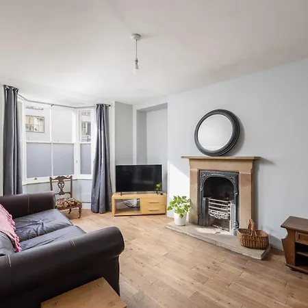 West End - Beautiful Town House In North Yorkshire Market Town - Sleeping 10 Hébergement de vacances *