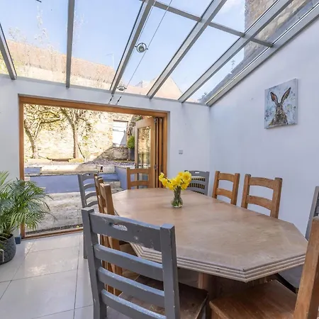 West End - Beautiful Town House In North Yorkshire Market Town - Sleeping 10 *
