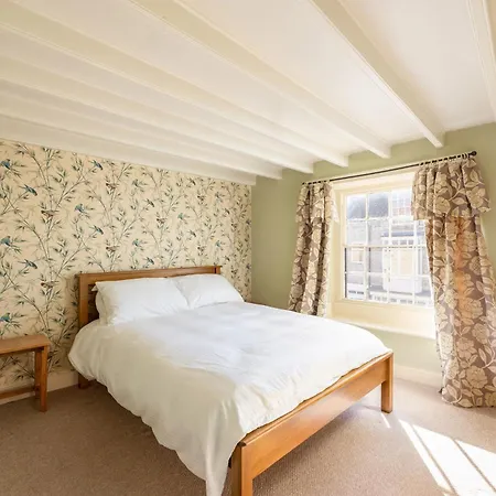 West End - Beautiful Town House In North Yorkshire Market Town - Sleeping 10