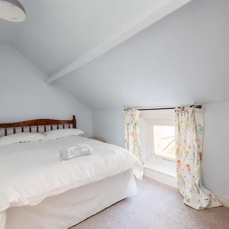 West End - Beautiful Town House In North Yorkshire Market Town - Sleeping 10 * Kirkbymoorside