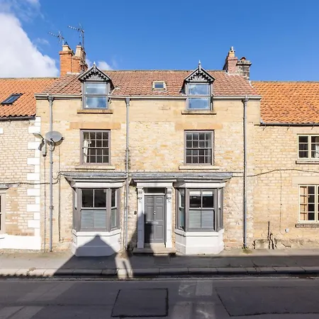 West End - Beautiful Town House In North Yorkshire Market Town - Sleeping 10