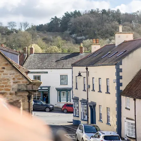West End - Beautiful Town House In North Yorkshire Market Town - Sleeping 10 Nyaraló