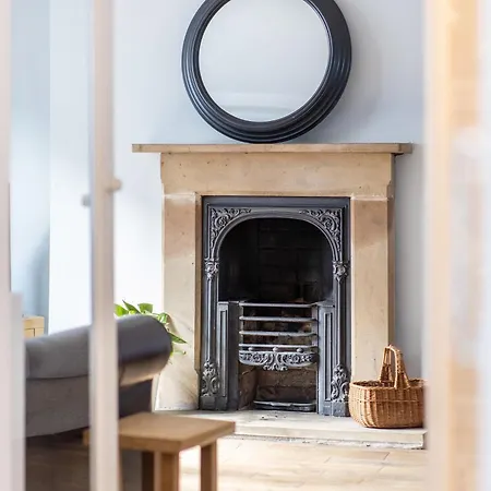 West End - Beautiful Town House In North Yorkshire Market Town - Sleeping 10 Nyaraló Kirkbymoorside