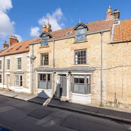 Nyaraló West End - Beautiful Town House In North Yorkshire Market Town - Sleeping 10 *